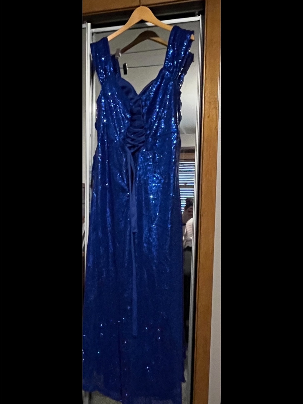Elegant Off-Shoulder Sequin Evening Gown in Royal Blue - Picture 3 of 4